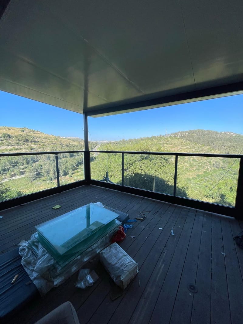 המעקות שלנו 