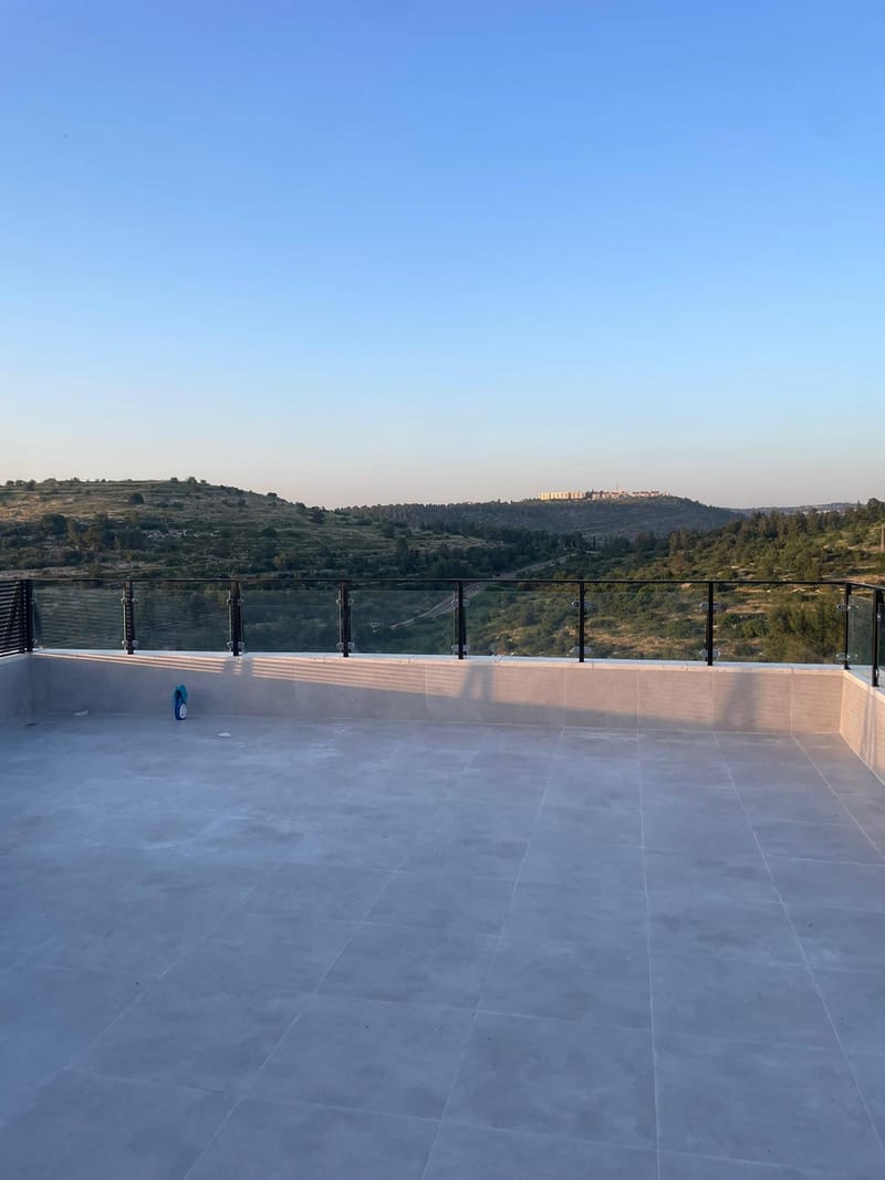 המעקות שלנו 