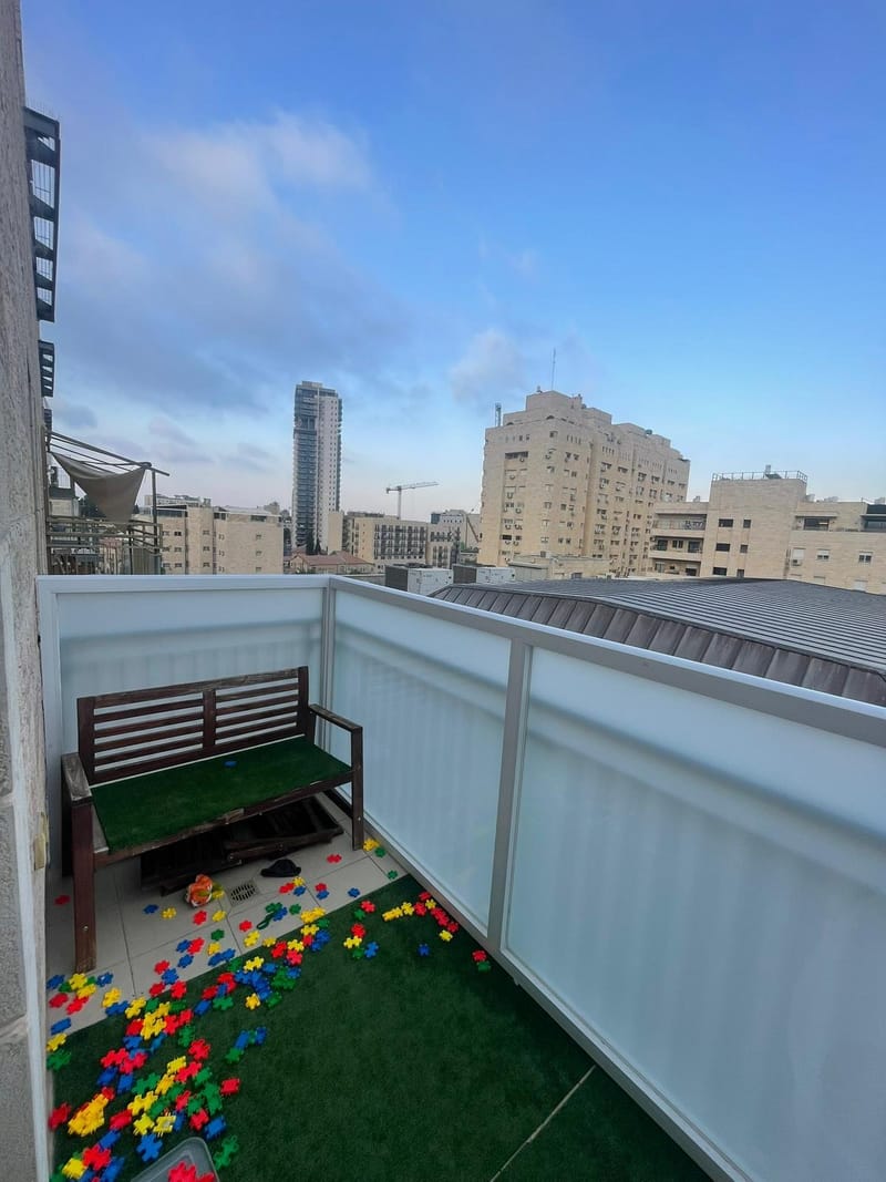 המעקות שלנו 