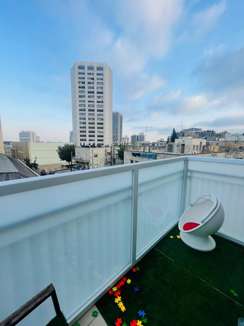 המעקות שלנו 