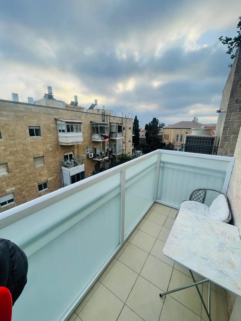 המעקות שלנו 