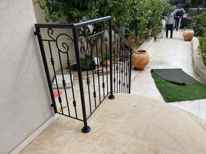 מעקות ברזל 
