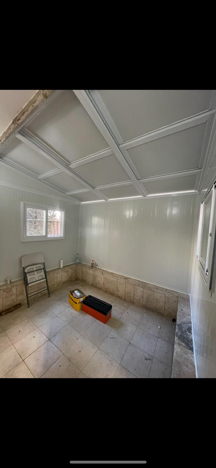 גגות הזזה מאלומיניום בשילוב פנל מבודד