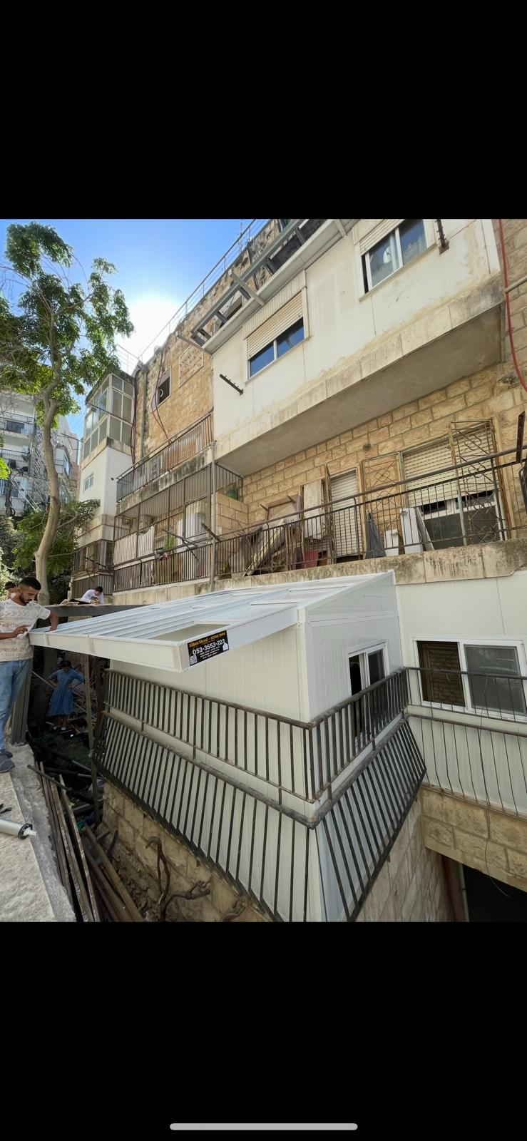 גגות הזזה מאלומיניום בשילוב פנל מבודד