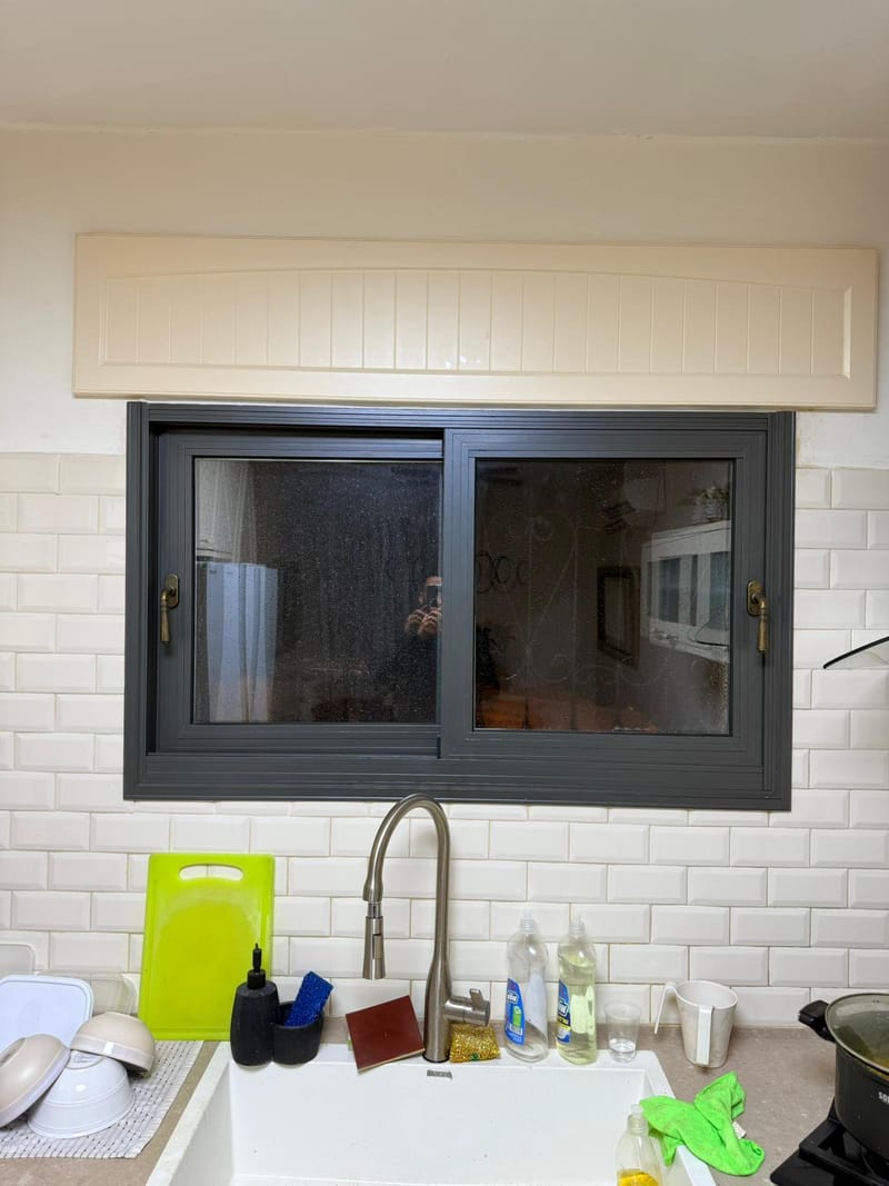 חלונות / ויטרינות פרופיל בלגי 7300 /4300