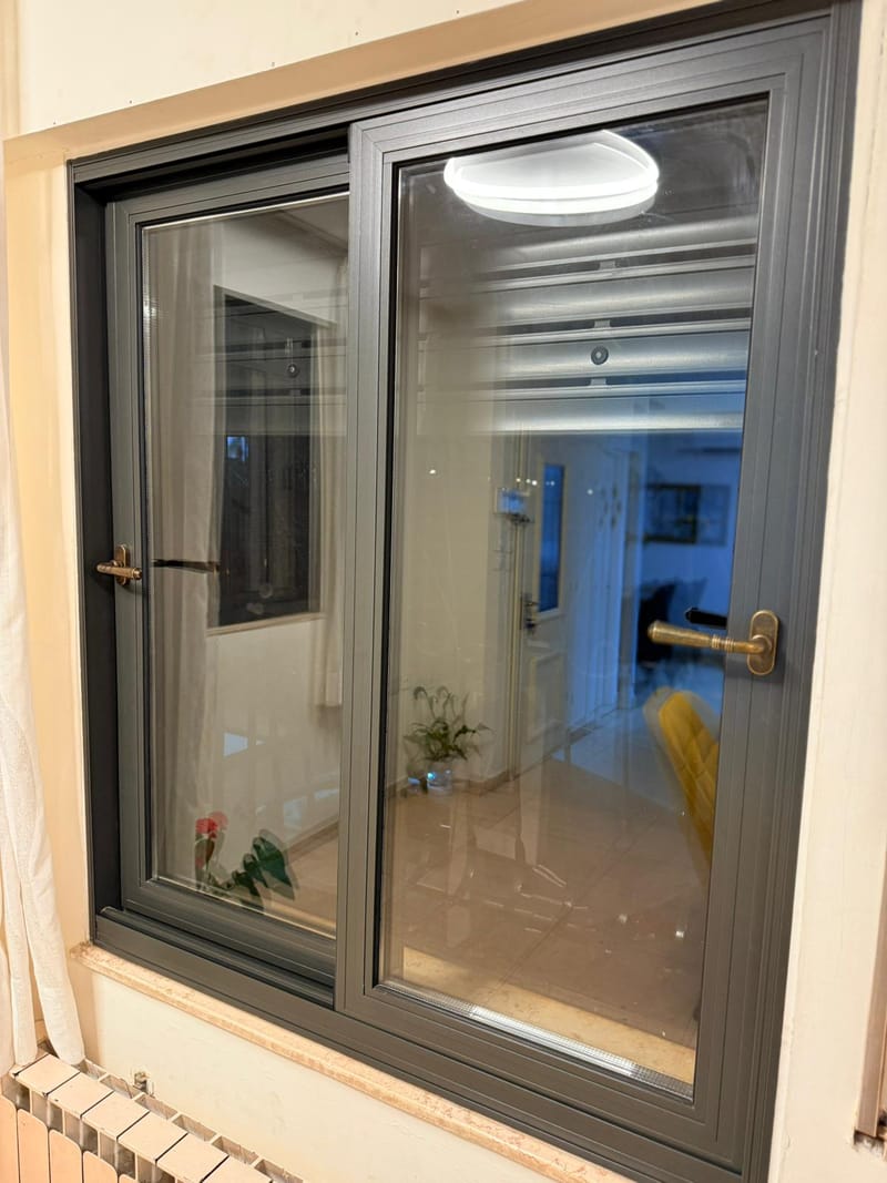 חלונות / ויטרינות פרופיל בלגי 7300 /4300