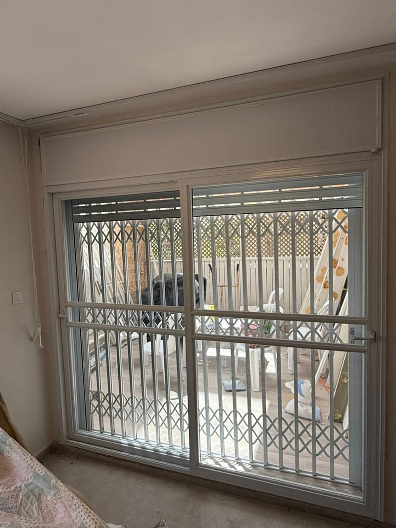 חלונות / ויטרינות פרופיל בלגי 7300 /4300