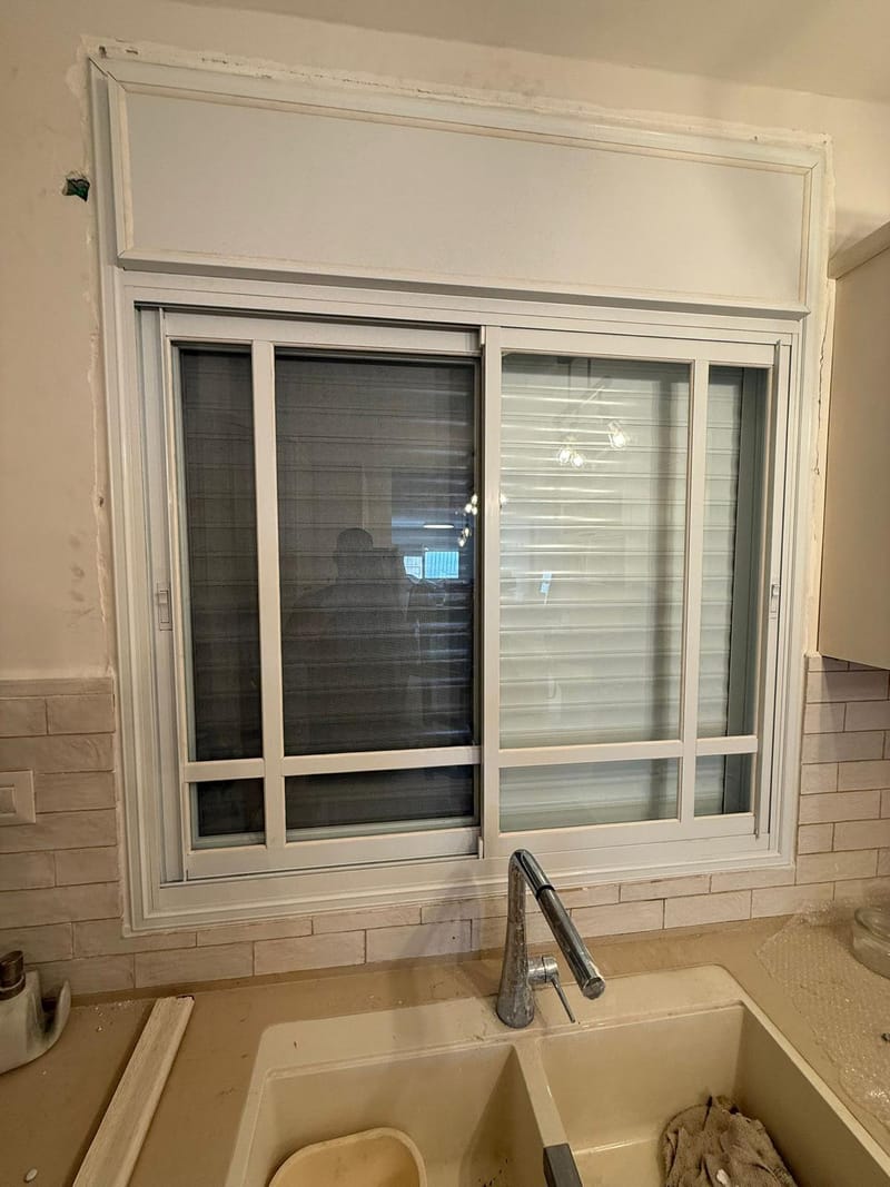 חלונות / ויטרינות פרופיל בלגי 7300 /4300