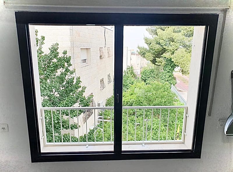 חלונות / ויטרינות פרופיל בלגי 7300 /4300