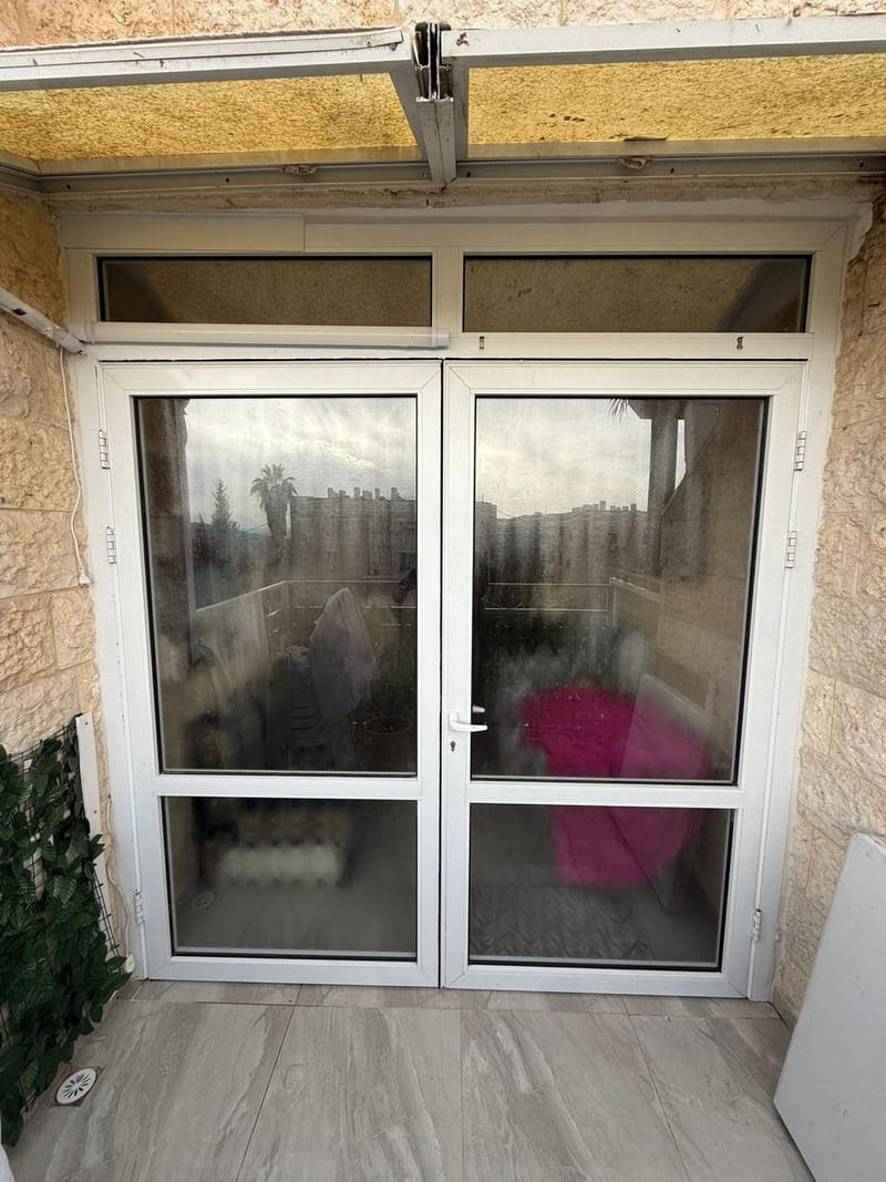 דלתות אלומיניום 