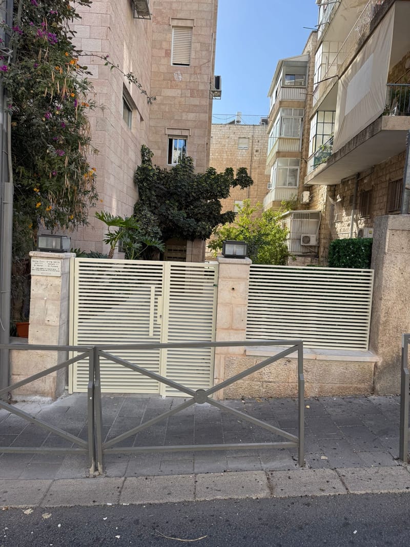 שערי אלומיניום וברזל 