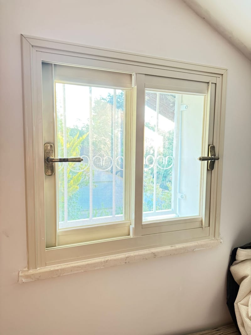 חלונות / ויטרינות פרופיל בלגי 7300 /4300