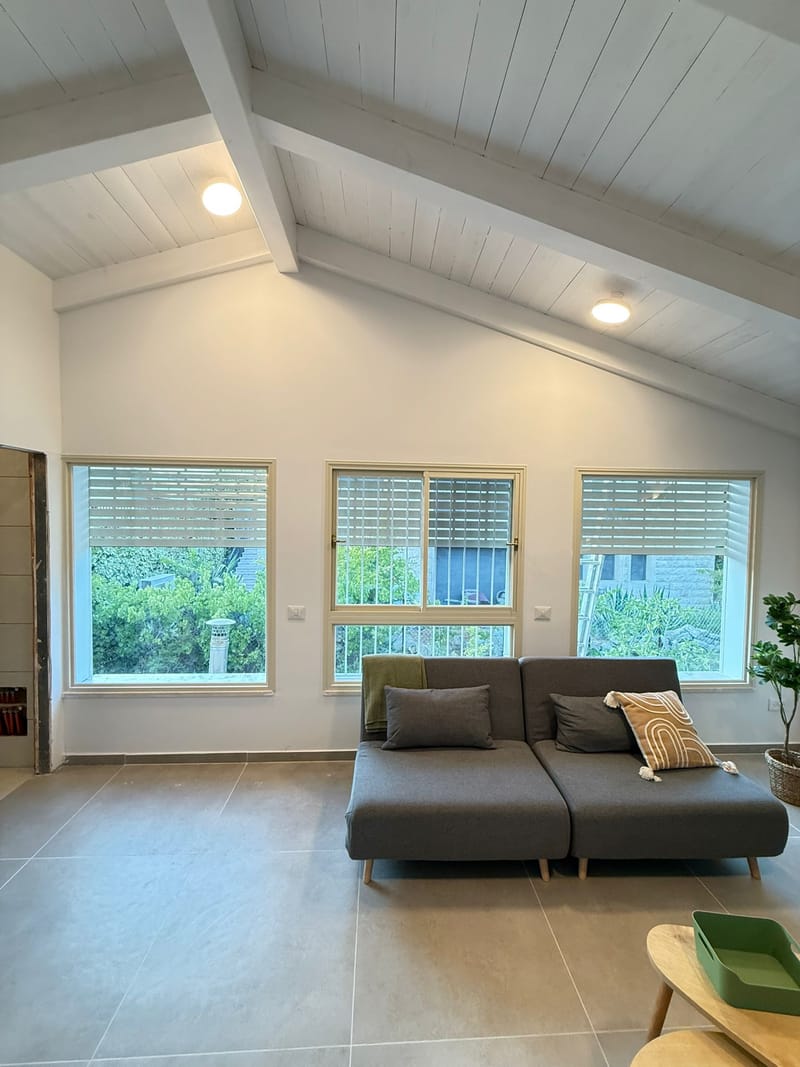 חלונות / ויטרינות פרופיל בלגי 7300 /4300