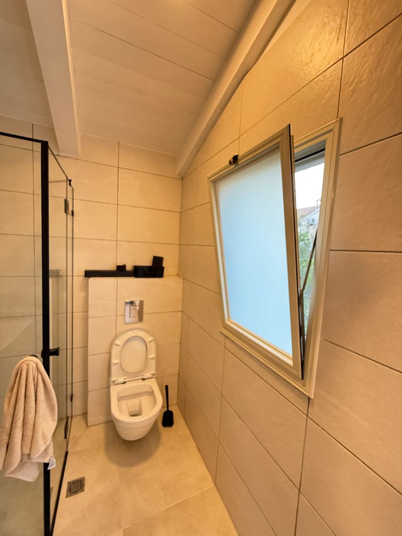 חלונות / ויטרינות פרופיל בלגי 7300 /4300