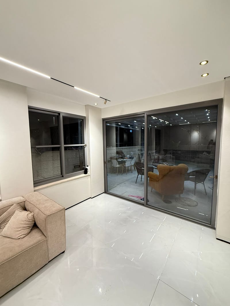 חלונות / ויטרינות פרופיל בלגי 7300 /4300