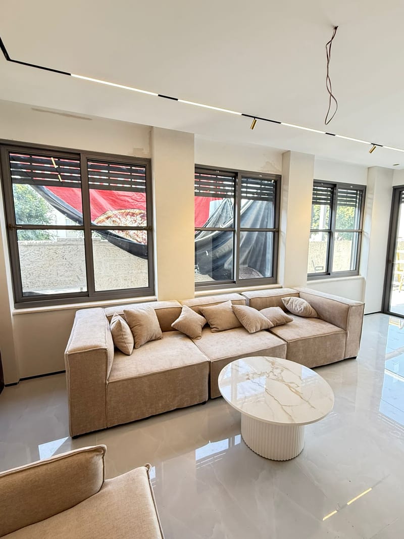 חלונות / ויטרינות פרופיל בלגי 7300 /4300