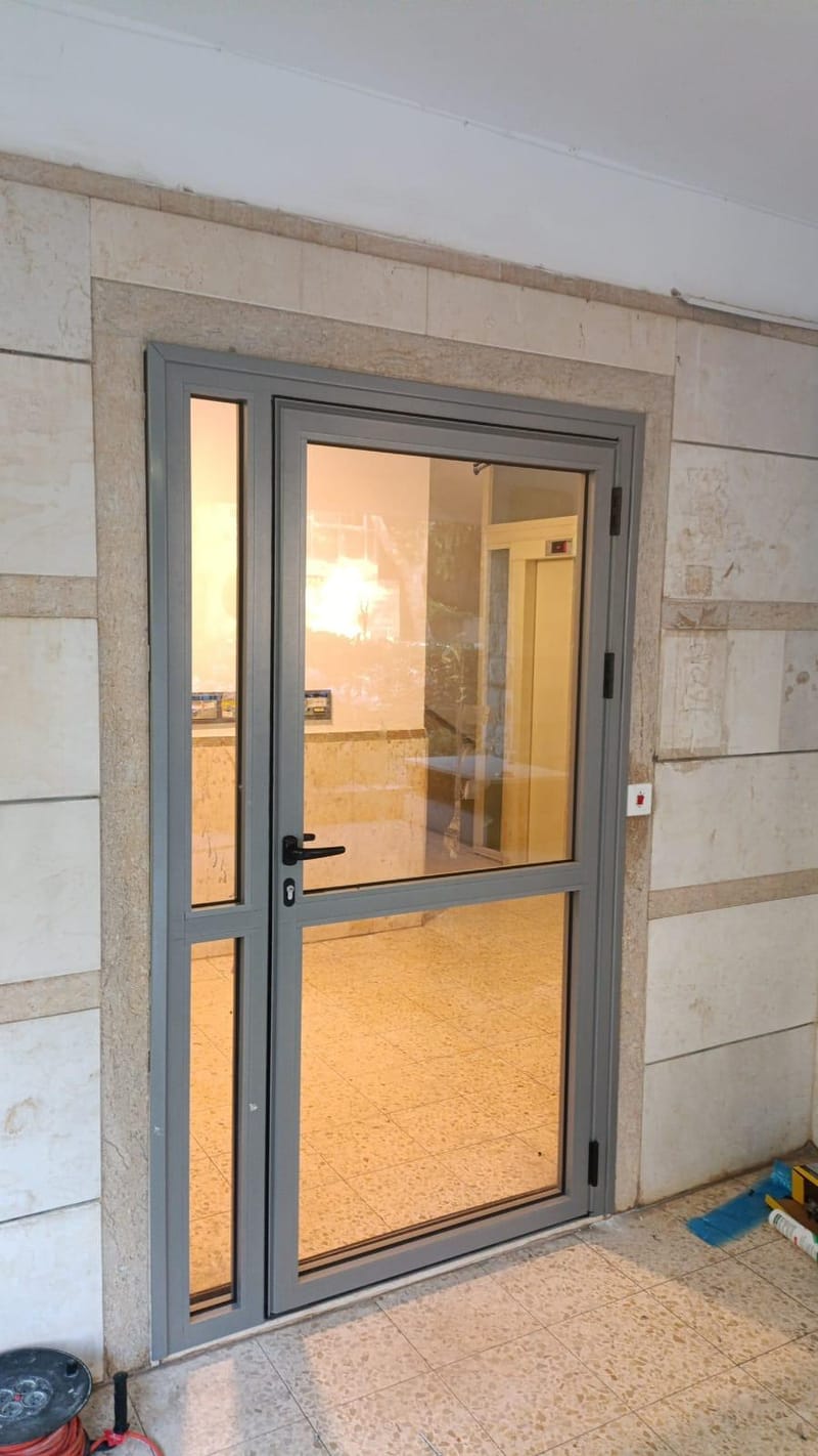 דלתות אלומיניום 