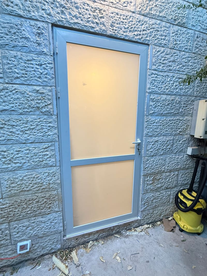 דלתות אלומיניום 