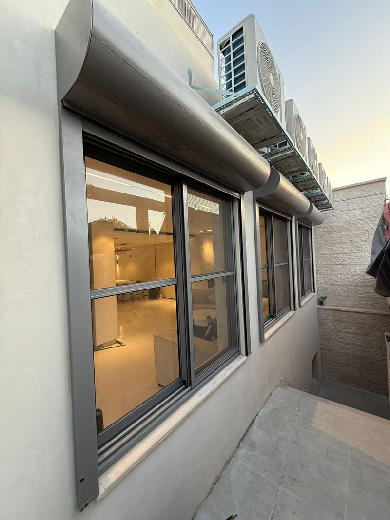 תריסי אור / ארגז חיצוני / רפרפת 