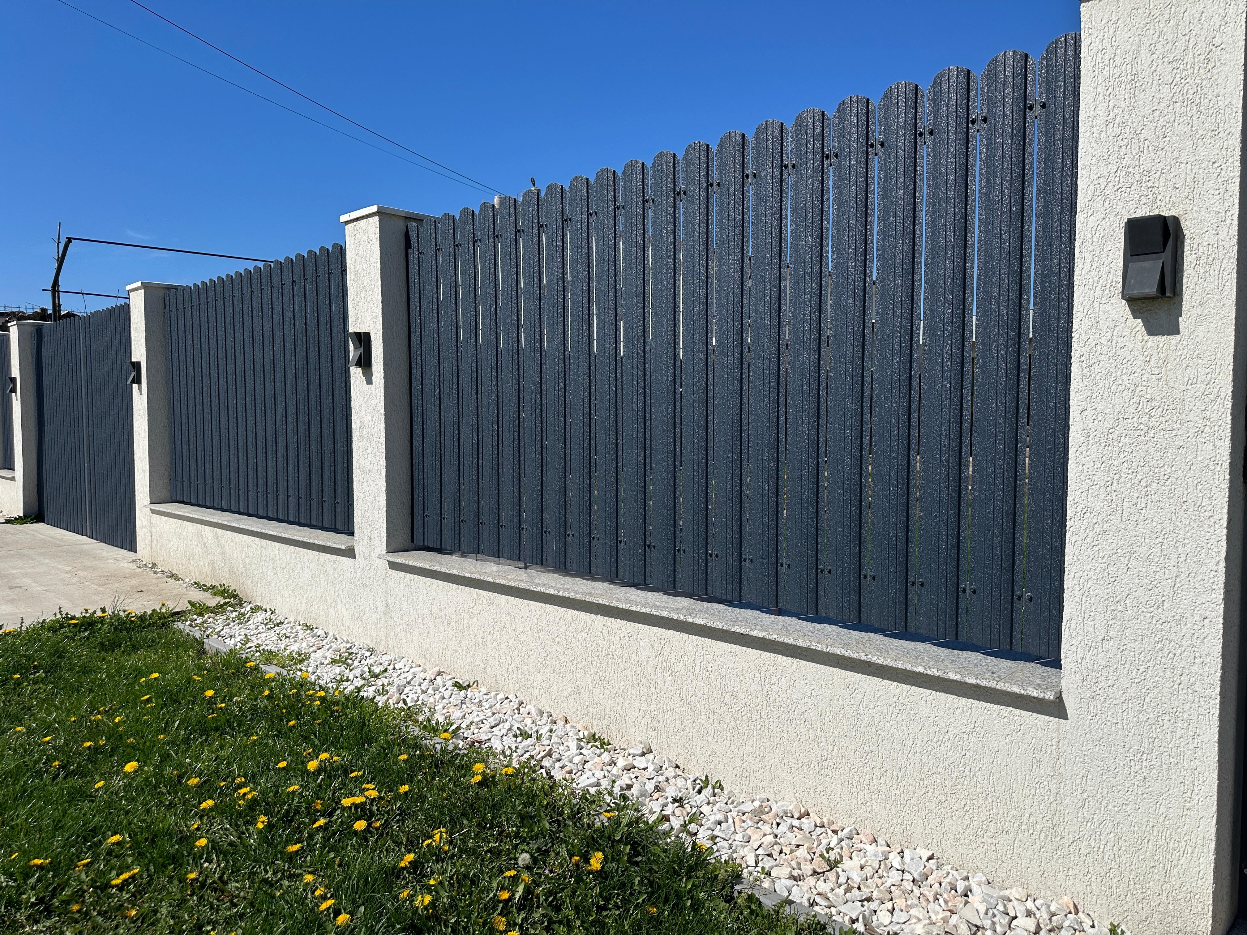 Metal slatted fences