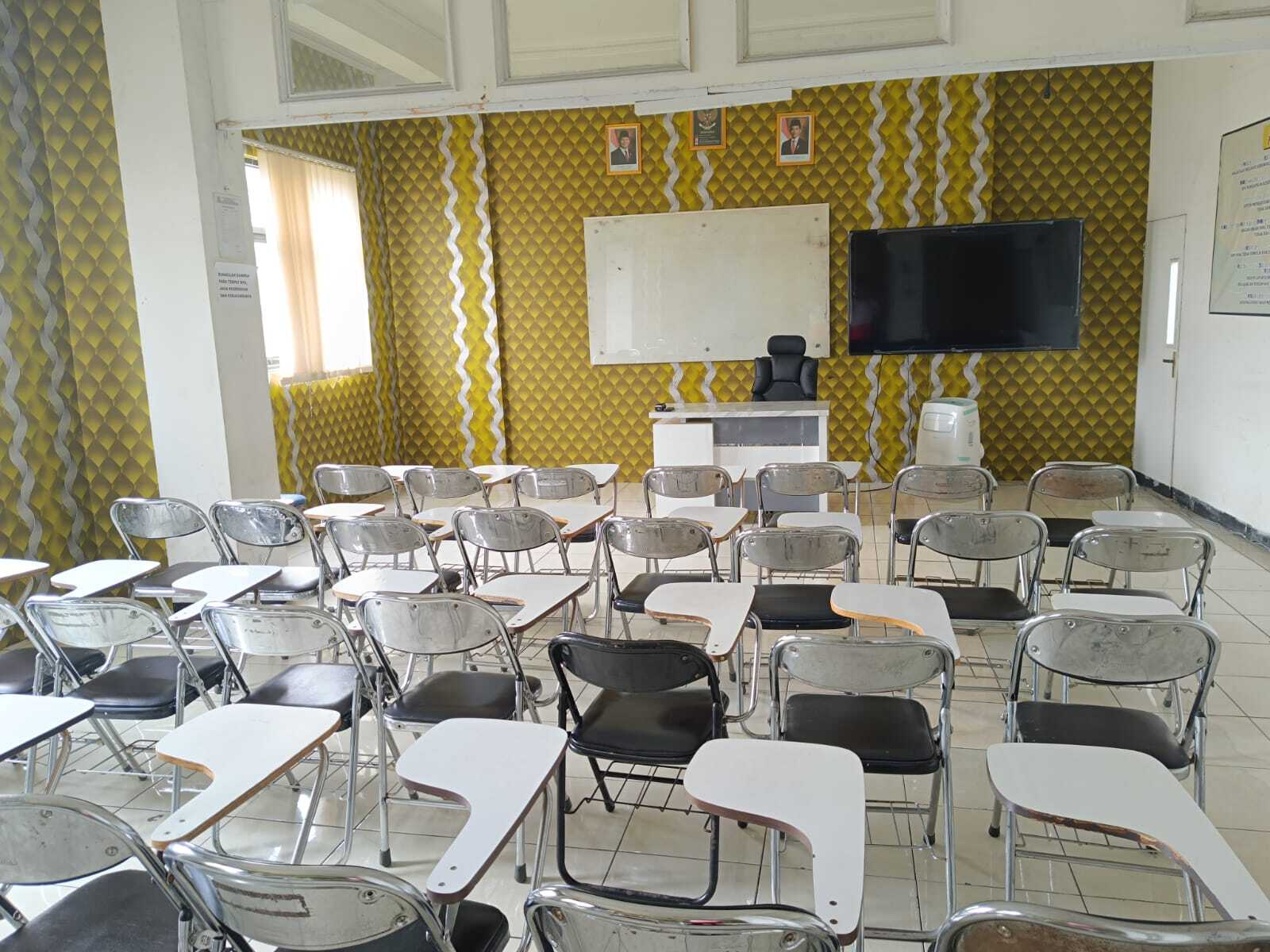 Ruang Teori 1