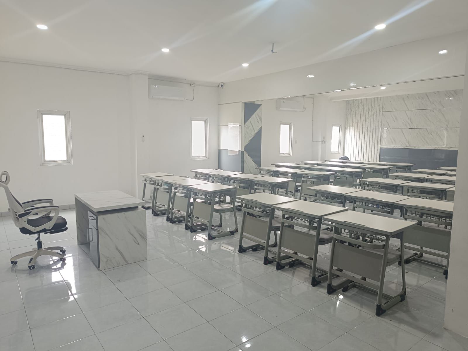 Ruang Teori 4
