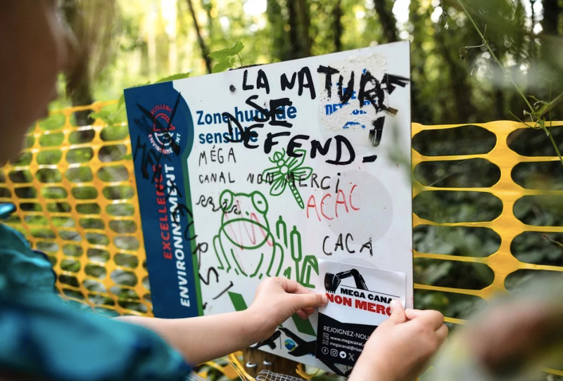 Le 19 septembre  Enquête — Grands projets inutilesProjets XXL sur la Seine : vers une autoroute à marchandise