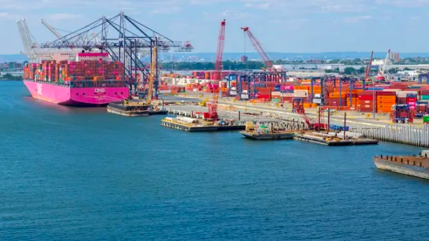 Deux articles sur le volume des conteneurs dans les ports au Québec et aux états-unis - Les affaires et maritimemag août 2025