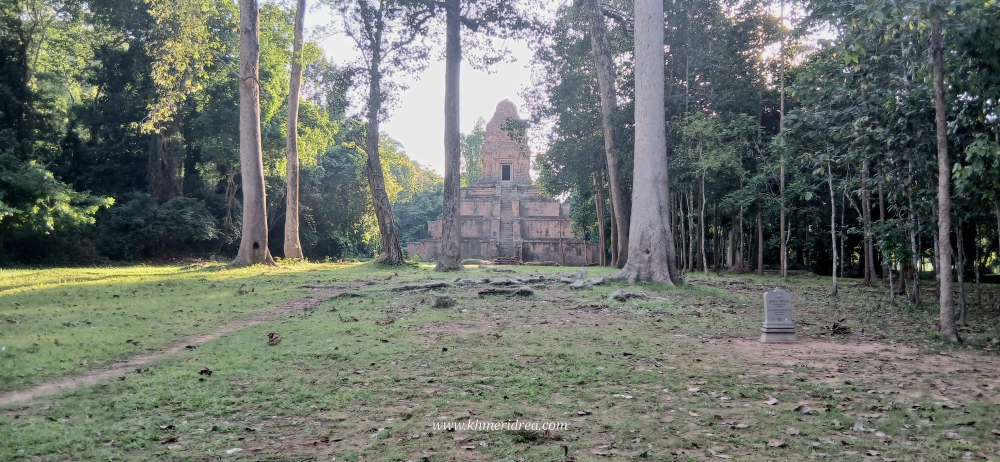 Baksei Chamkrong Temple