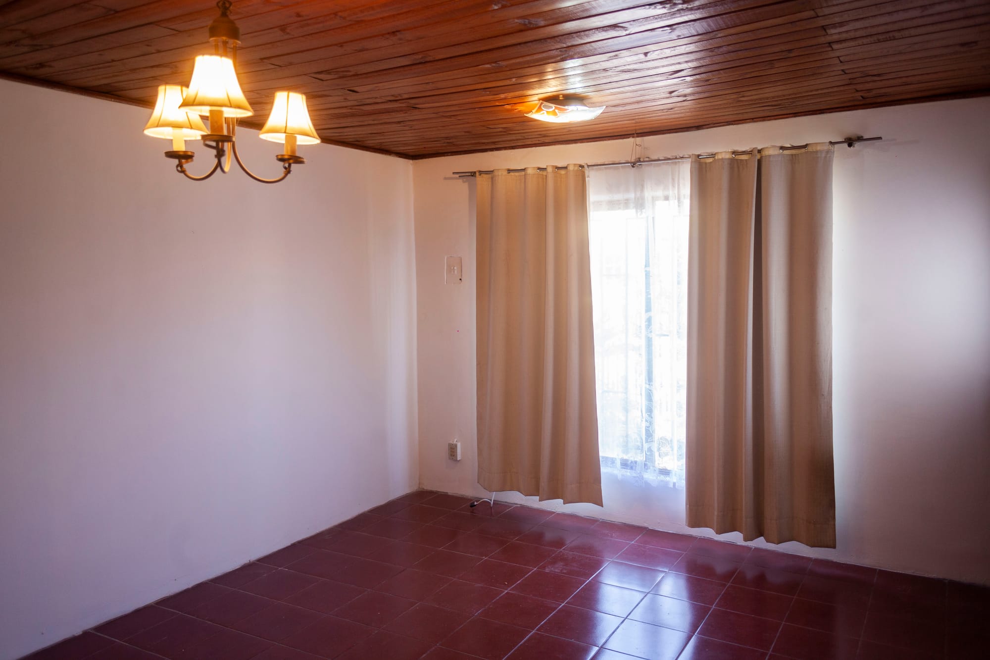 VENDE CASA PAREADA | 2D + ESTUDIO | 2 ESTACIONAMIENTOS | TALCA SUR