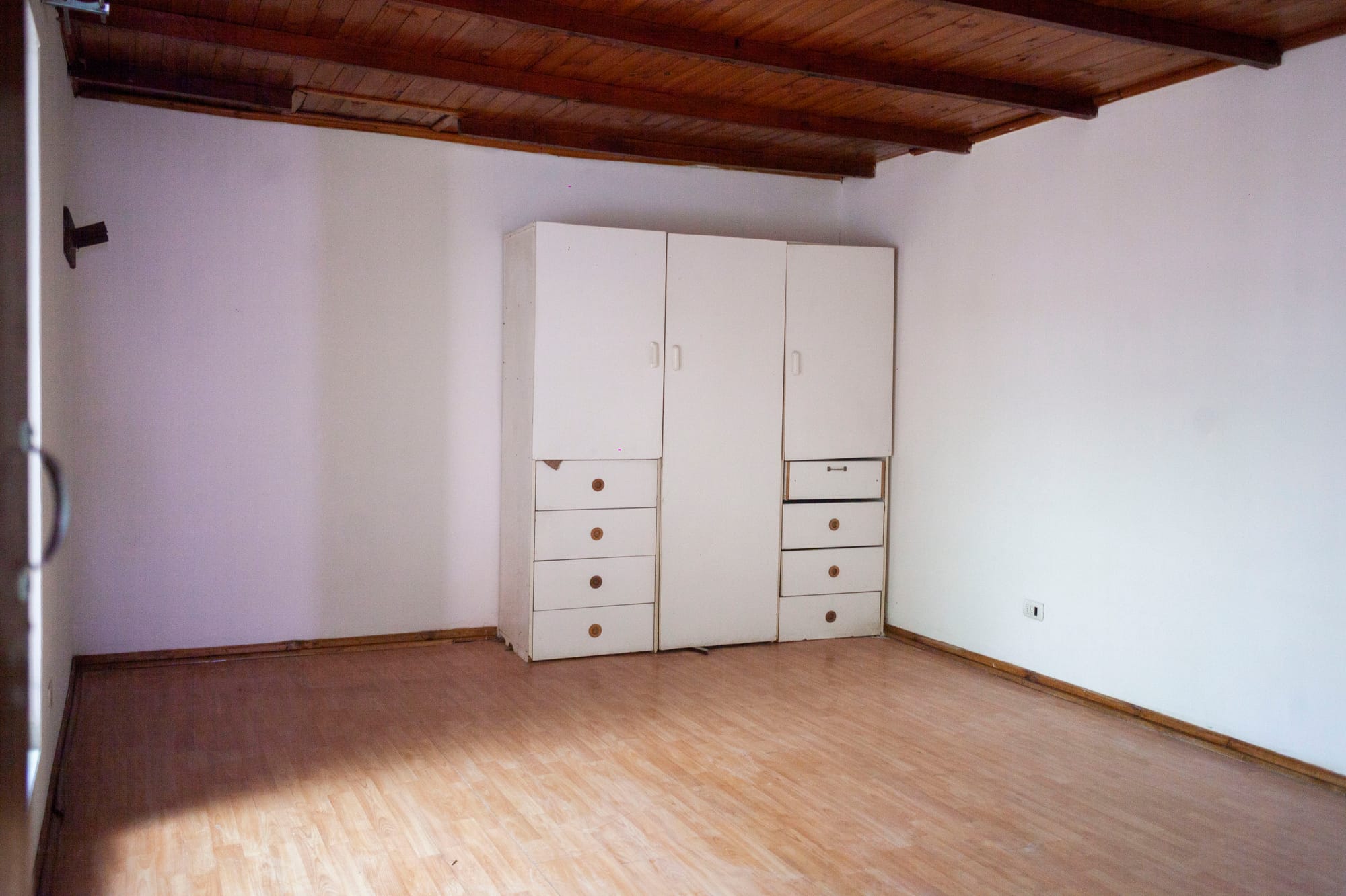 VENDE CASA PAREADA | 2D + ESTUDIO | 2 ESTACIONAMIENTOS | TALCA SUR