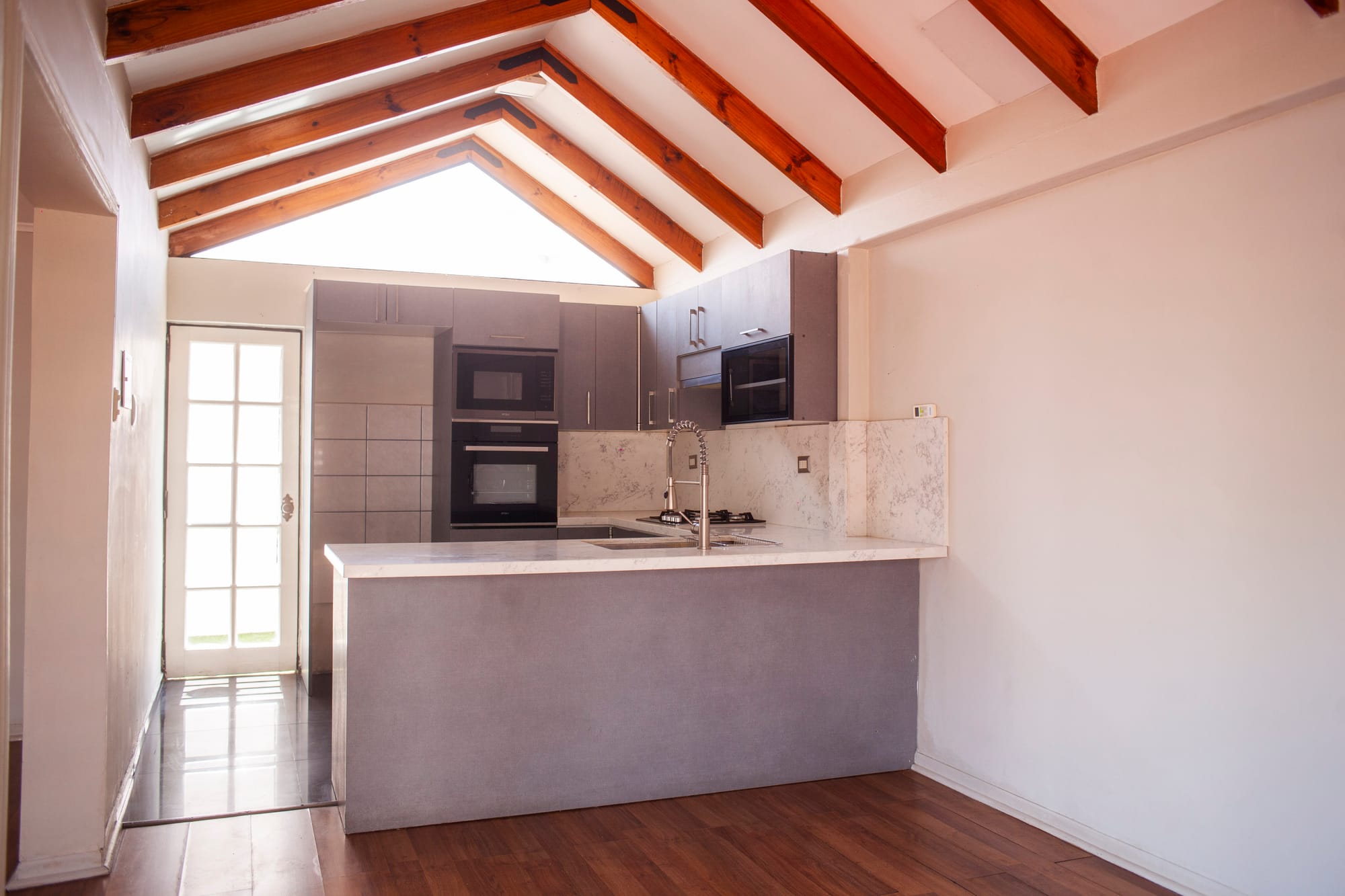 CASA EN VENTA Loteo Prosperidad, Talca - Remodelada + Dúplex