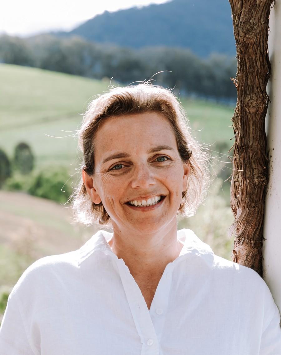 Beef Tallow for Mature Skin: Why More Women Over 40 Are Returning to Traditional Skincare
