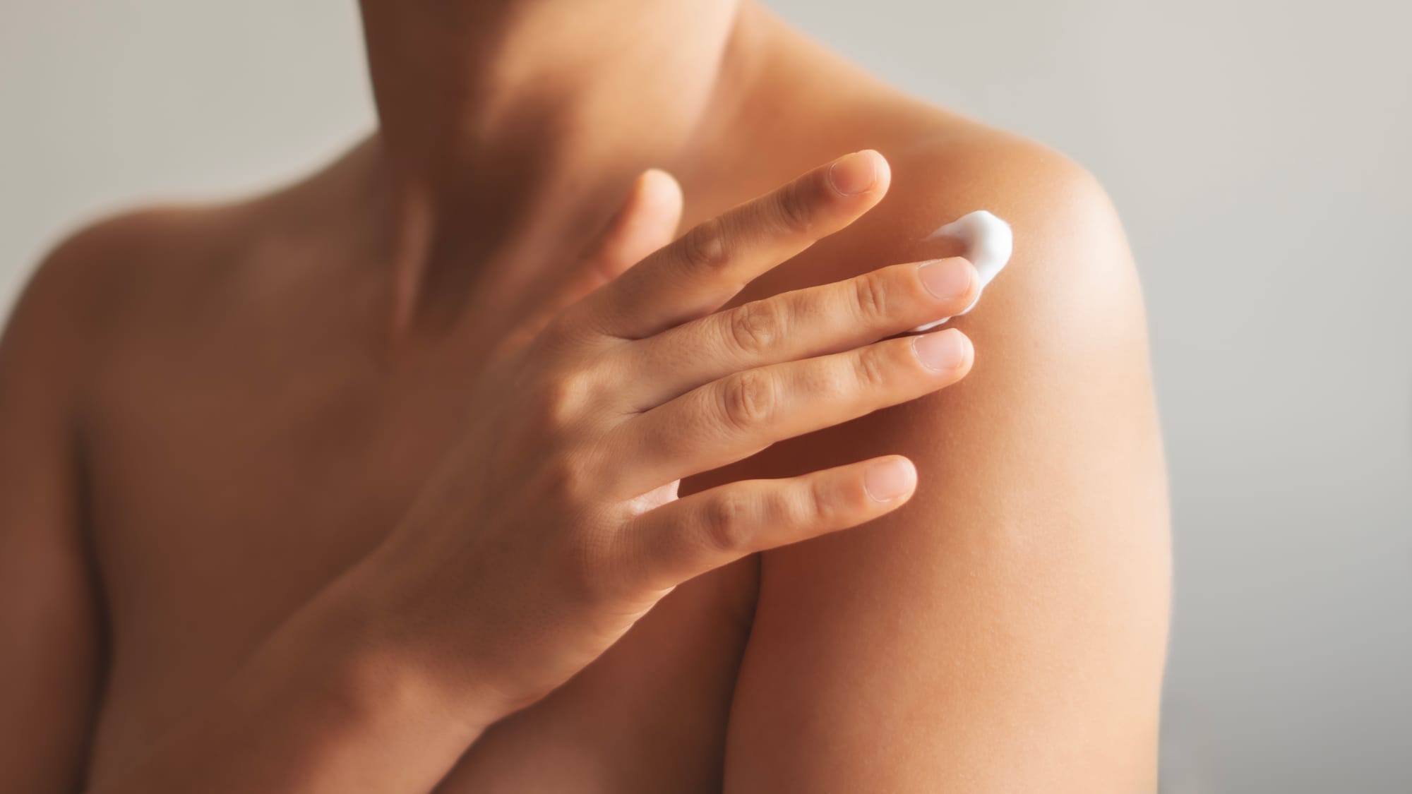 Moisturizer Showdown: Beef Tallow Moisturizer vs. Regular Lotion