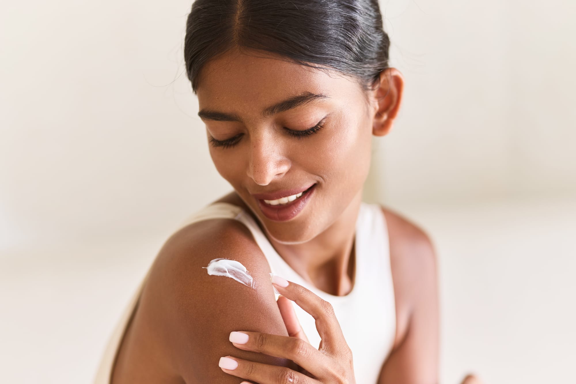 The Best Natural Skin Moisturizers for Sensitive Skin: Gentle and Nourishing Options