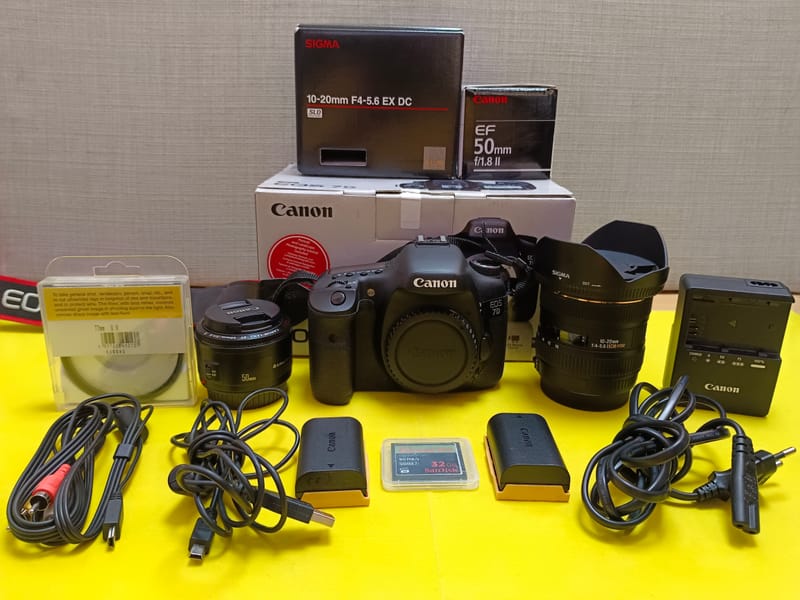 Canon EOS 7D DSLR Camera Kit – 50mm & 10-20mm Lenses