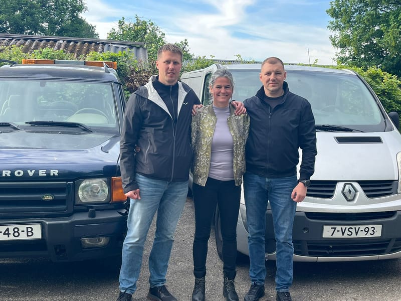 Twee auto's gedoneerd aan stichting Oleksii Anulja