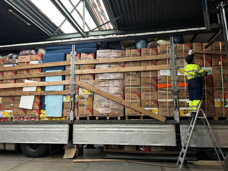 Opnieuw een vrachtwagen volgeladen met hulp