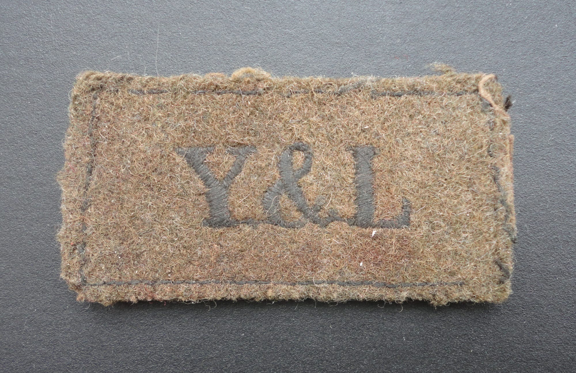 Y&L Cloth Slip on Title
