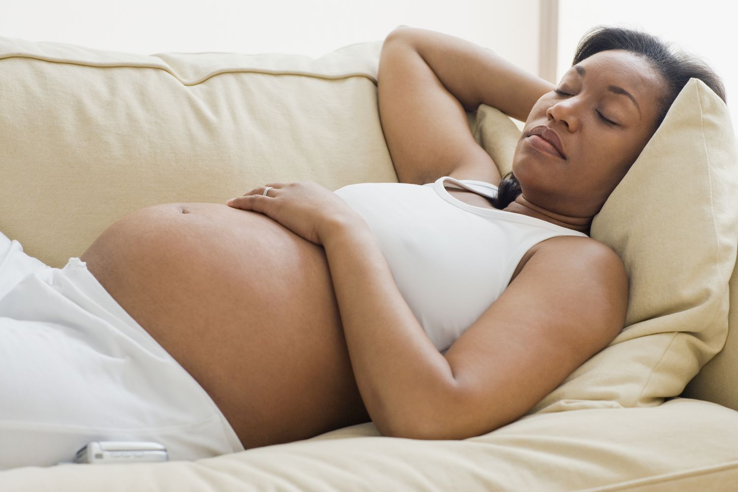 What Are the Best Sleeping Positions When You’re Pregnant?