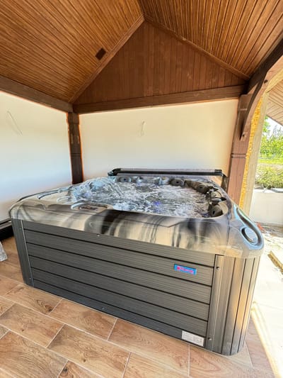 Jak dbać o filtrowanie wody w jacuzzi