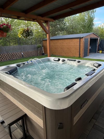 Jacuzzi ogrodowe czy balia ogrodowa? Co wybrać do ogrodu?