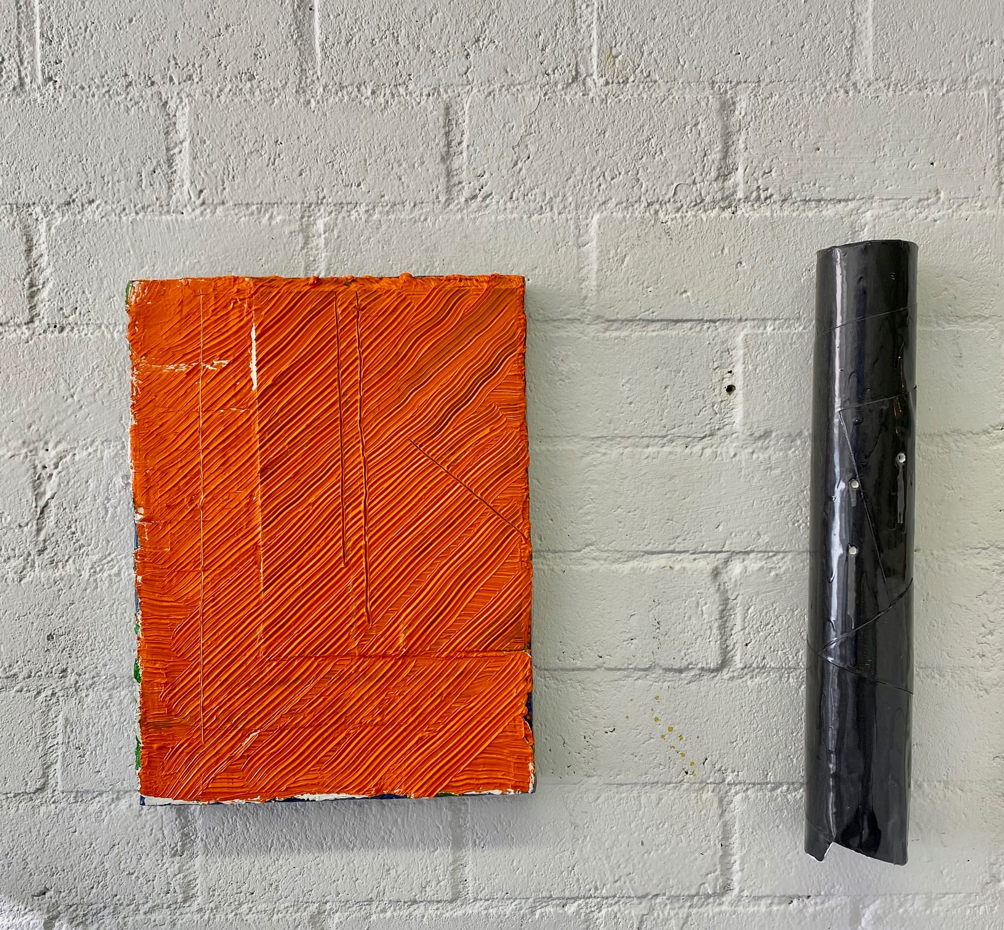 Line Up-Line Down Orange 2024 - loodpaneel/olieverf -30x40x4cm  sculptuur lood