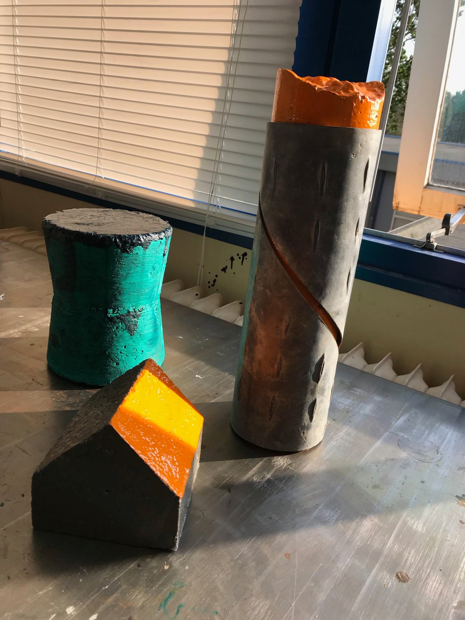 3 sculpturen - beton, lood, mixed paint - Plateau van Margraten 2021