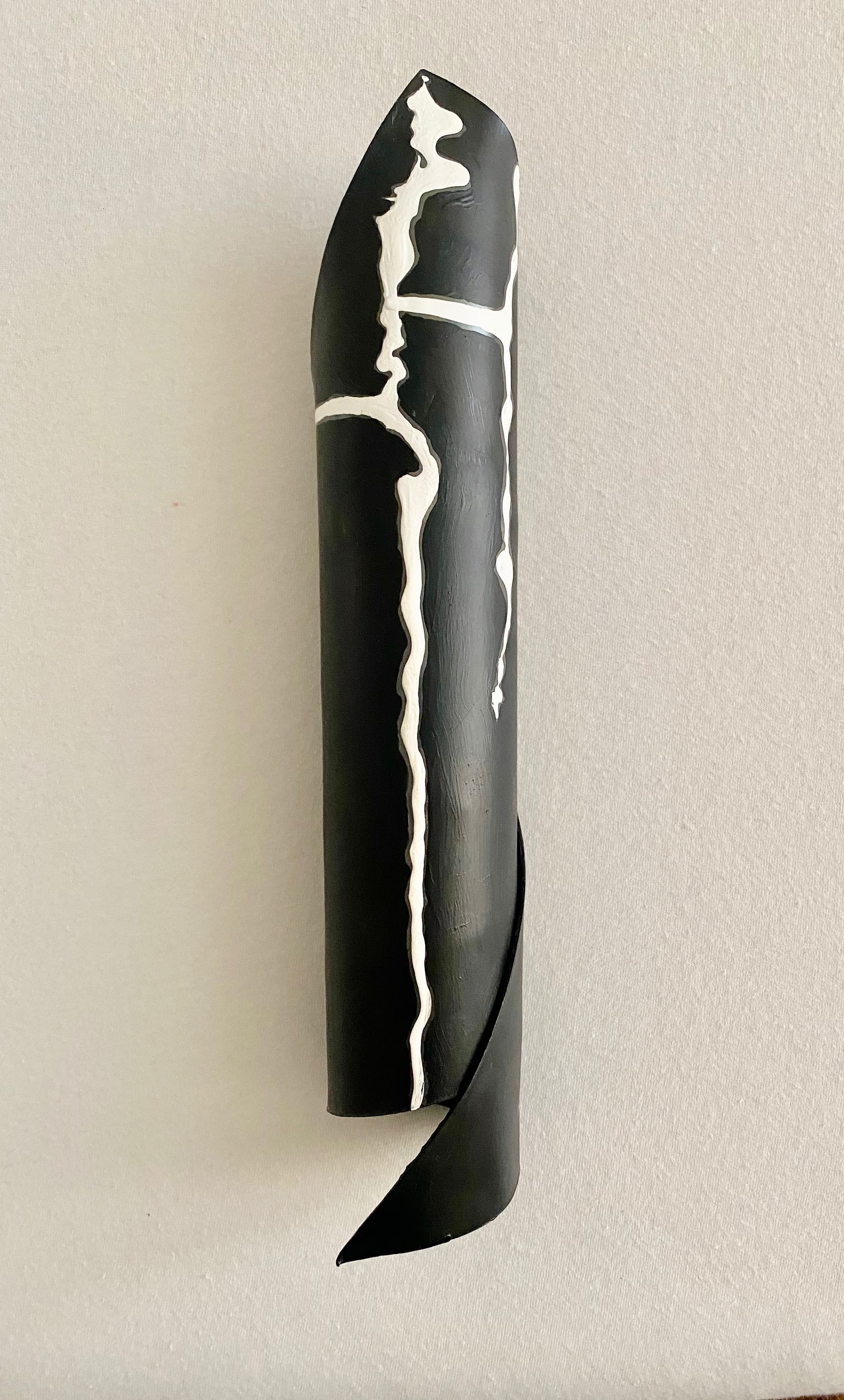 ZT  Loodsculptuur  - beschilderd  2023  - 36x rond 6 cm