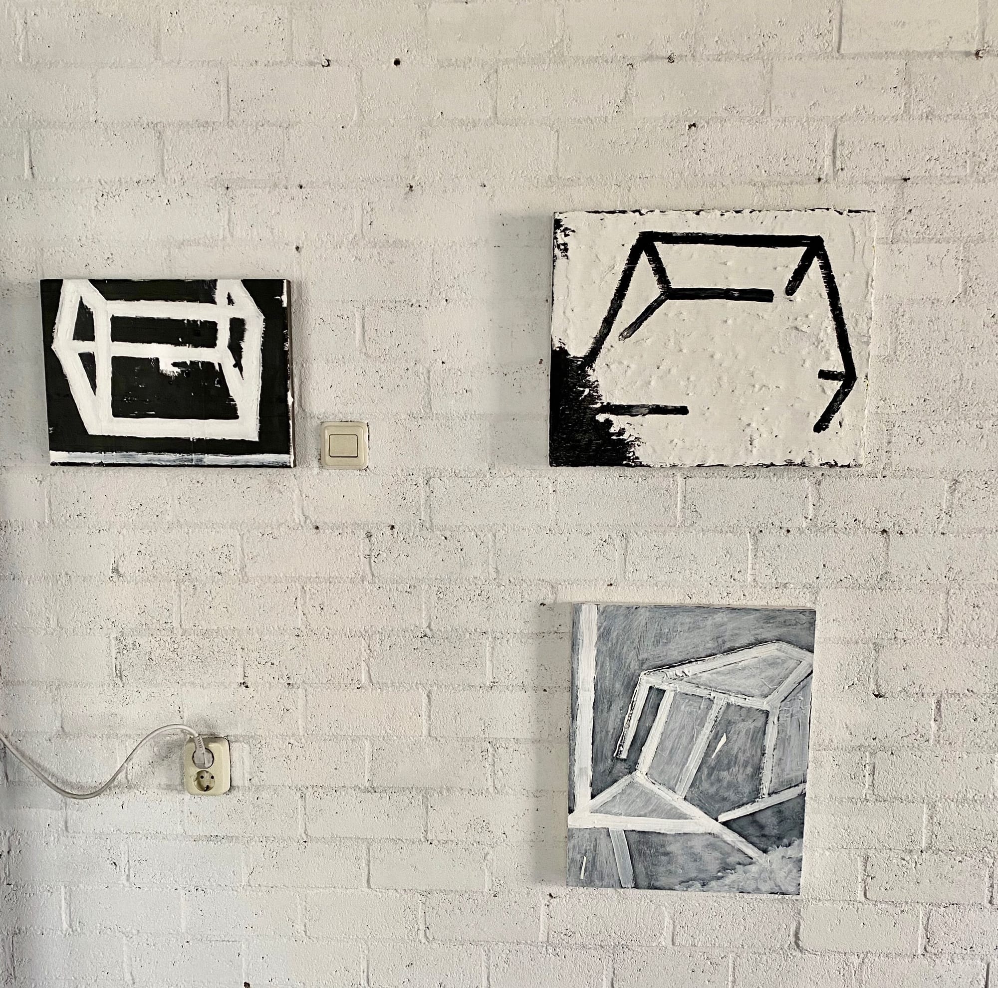 "Apparently A House" - expo opstelling atelier 2026  div. afmetingen -olieverf op lood .