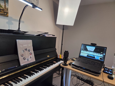 Suivre un cours de piano à distance : Pourquoi ça fonctionne (et comment je l'organise) ?