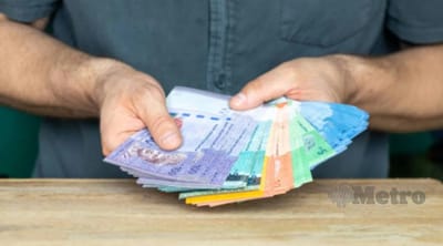 978) 'RM200 PUN ORANG SANGGUP PINJAM, TAHUN 2026 ALONG PULA SEMAKIN LICIK' - HARIAN METRO - 01/01/2026