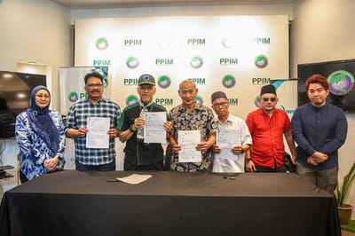 1131) WARGA EMAS BIMBANG NAMA DIGUNAKAN DAFTAR 18 TALIAN TELEFON - BERITA HARIAN  - 23/04/2026