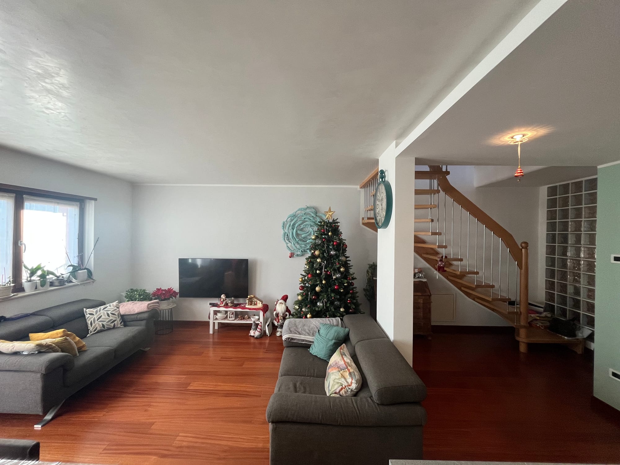 PENTALOCALE SU DUE PIANI CON ACCESSO INDIPENDENTE